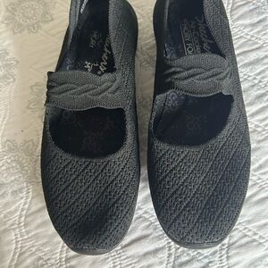 Skechers Black woman Shoes Size 6